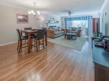 1516 S Lakeside Drive