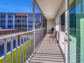 1516 S Lakeside Drive 205, Lake Worth Beach FL 33460