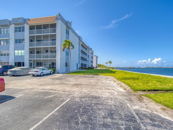 1516 S Lakeside Drive 205, Lake Worth Beach FL 33460