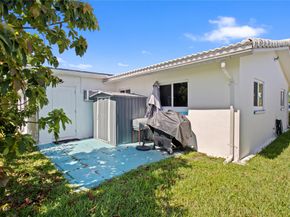 5709 NW 81 Ave, Tamarac FL 33321