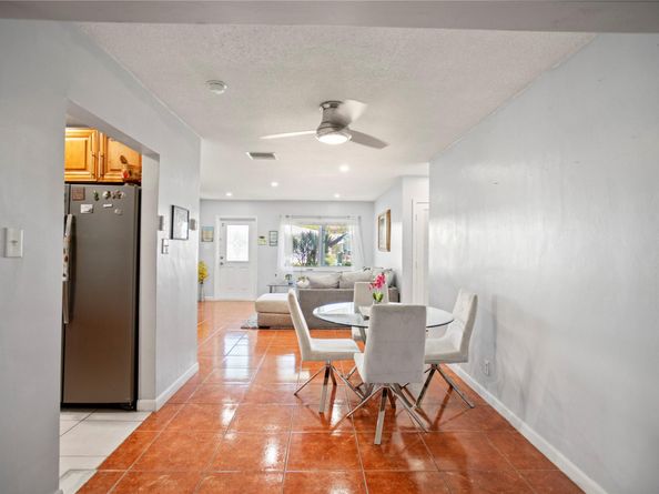5709 NW 81 Ave, Tamarac FL 33321
