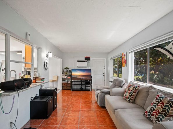 5709 NW 81 Ave, Tamarac FL 33321