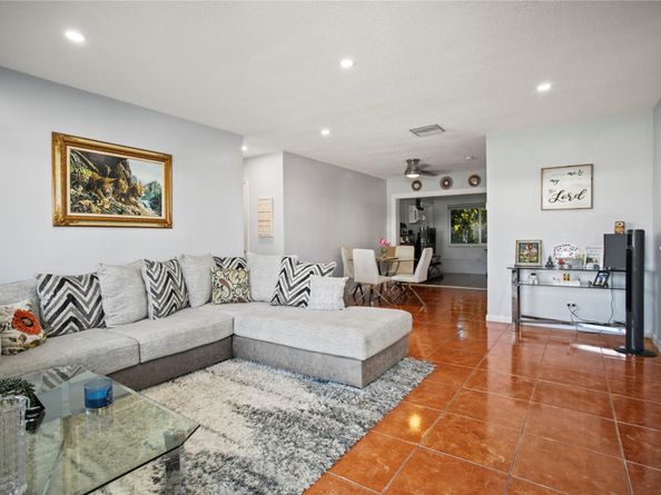 5709 NW 81 Ave, Tamarac FL 33321