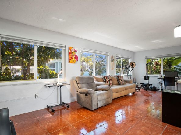 5709 NW 81 Ave, Tamarac FL 33321