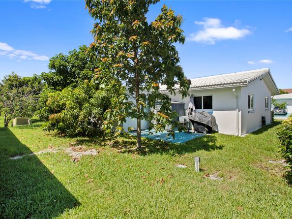 5709 NW 81 Ave, Tamarac FL 33321