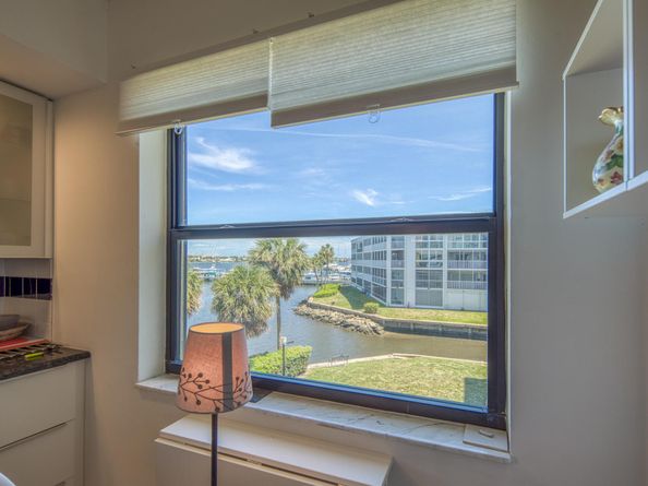 896 N Federal Highway 324, Lantana FL 33462