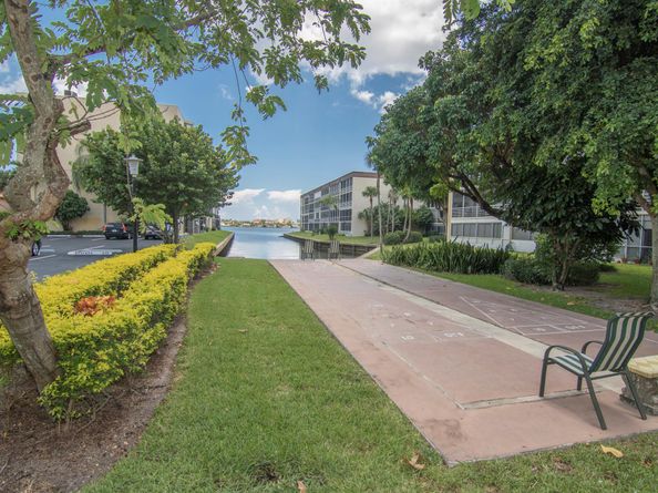896 N Federal Highway 324, Lantana FL 33462