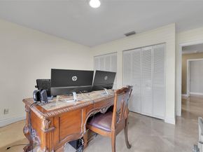 1581 NW 100th Way, Plantation FL 33322
