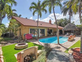 1581 NW 100th Way, Plantation FL 33322