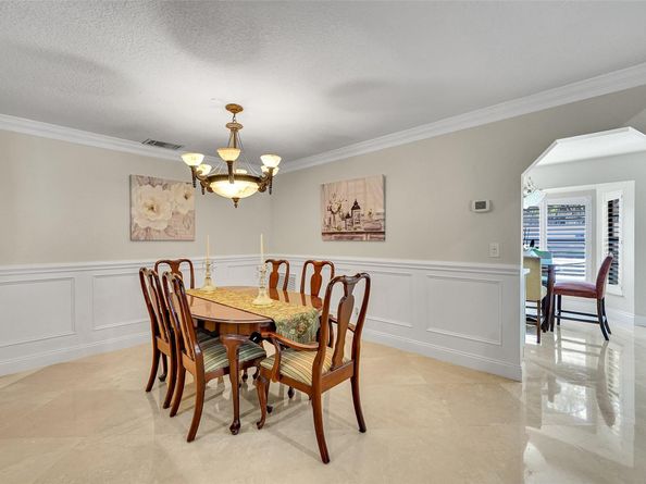 1581 NW 100th Way, Plantation FL 33322