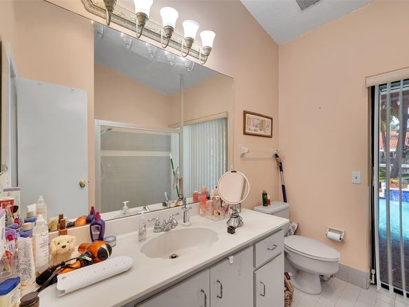 1581 NW 100th Way, Plantation FL 33322