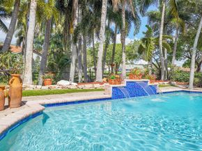 1581 NW 100th Way, Plantation FL 33322