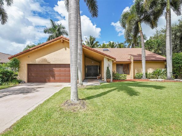 1581 NW 100th Way, Plantation FL 33322