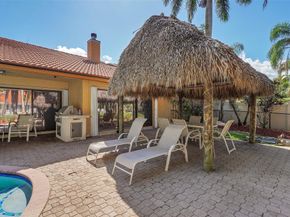 1581 NW 100th Way, Plantation FL 33322