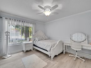 1581 NW 100th Way, Plantation FL 33322