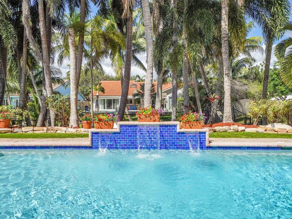 1581 NW 100th Way, Plantation FL 33322