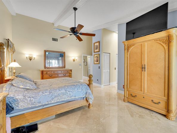 1581 NW 100th Way, Plantation FL 33322