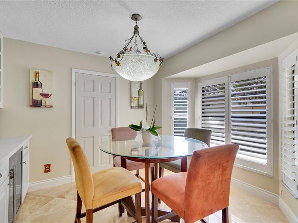 1581 NW 100th Way, Plantation FL 33322