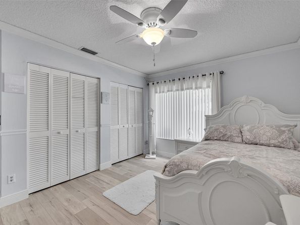 1581 NW 100th Way, Plantation FL 33322