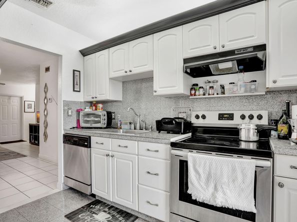 461 NW 76th Avenue 205, Margate FL 33063