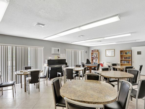 461 NW 76th Avenue 205, Margate FL 33063