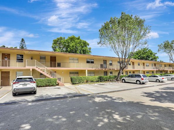 461 NW 76th Avenue 205, Margate FL 33063