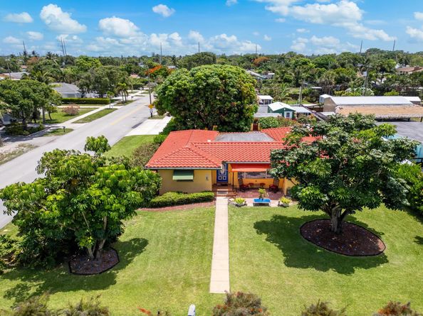 1802 Lake Osborne Drive, Lake Worth Beach FL 33461