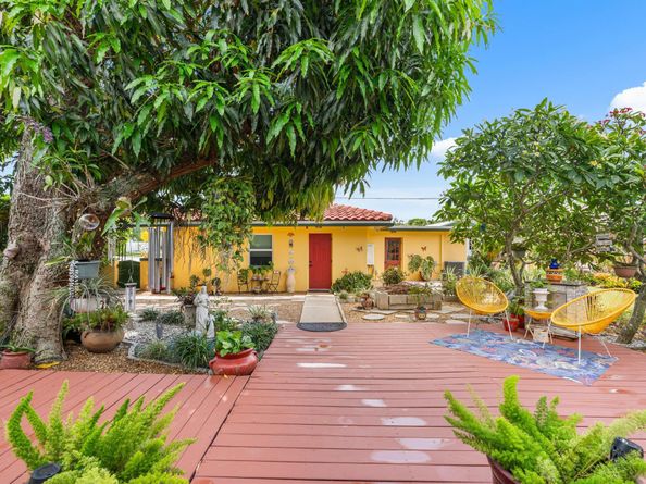 1802 Lake Osborne Drive, Lake Worth Beach FL 33461