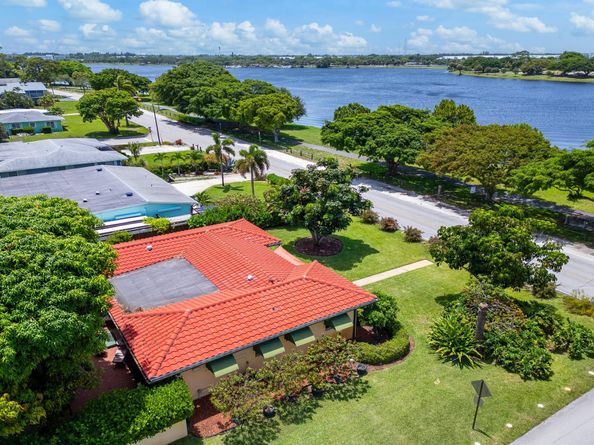1802 Lake Osborne Drive, Lake Worth Beach FL 33461