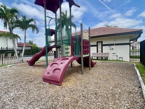 1960 NW 188th Ave, Pembroke Pines FL 33029