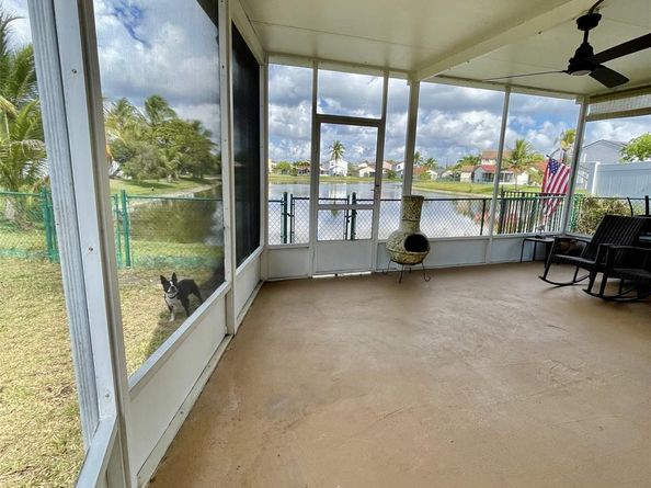 1960 NW 188th Ave, Pembroke Pines FL 33029