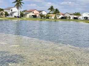 1960 NW 188th Ave, Pembroke Pines FL 33029