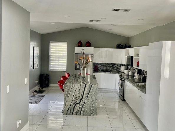 1960 NW 188th Ave, Pembroke Pines FL 33029
