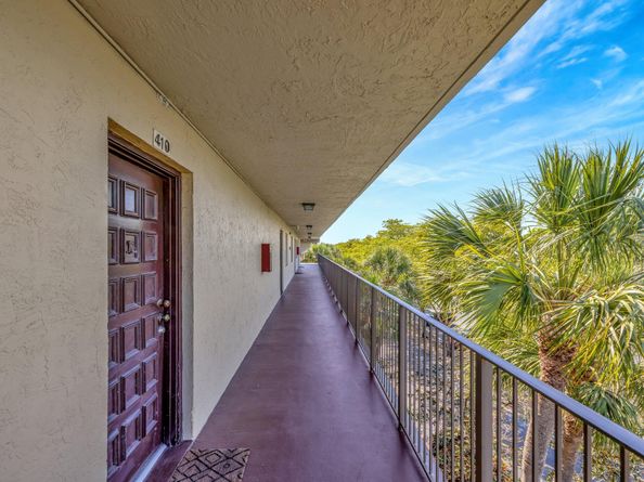 3301 NW 47th Terrace 410, Lauderdale Lakes FL 33319