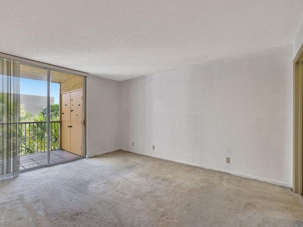 3301 NW 47th Terrace 410, Lauderdale Lakes FL 33319