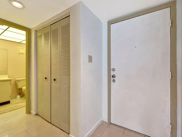 3301 NW 47th Terrace 410, Lauderdale Lakes FL 33319