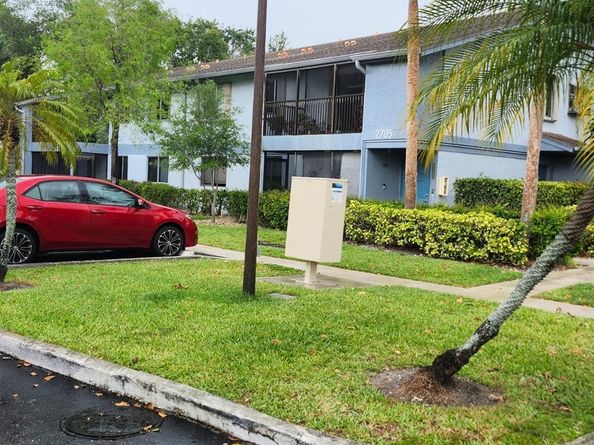 2705 S Oakland Forest Dr 102, Oakland Park FL 33309