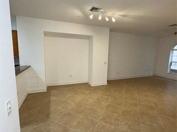 1033 NE 17th Way 605, Fort Lauderdale FL 33304
