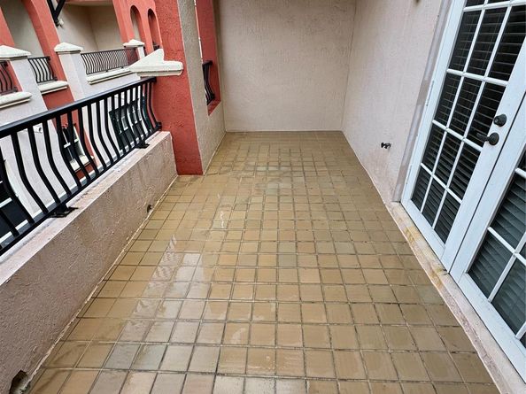 1033 NE 17th Way 605, Fort Lauderdale FL 33304