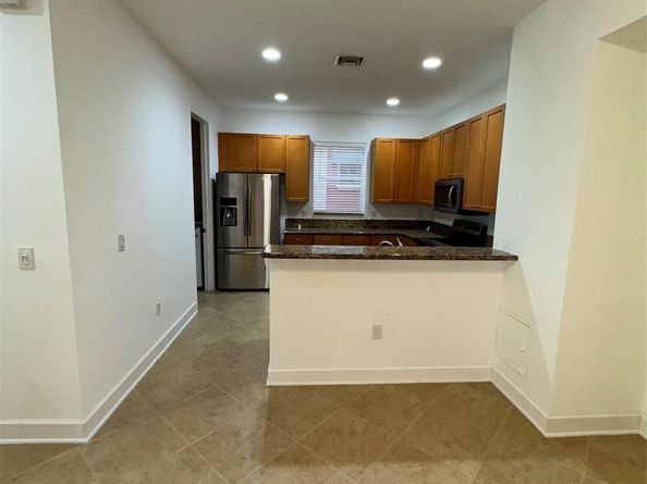 1033 NE 17th Way 605, Fort Lauderdale FL 33304