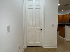 1033 NE 17th Way 605, Fort Lauderdale FL 33304
