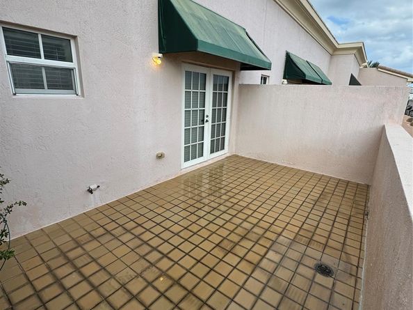 1033 NE 17th Way 605, Fort Lauderdale FL 33304