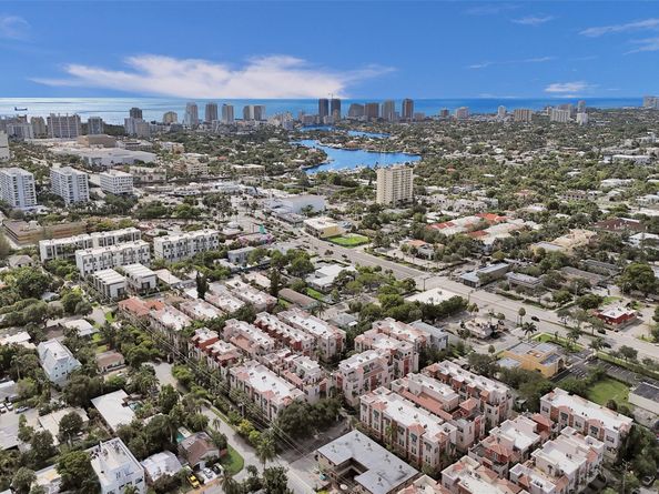 1033 NE 17th Way 605, Fort Lauderdale FL 33304