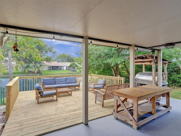 2945 Begonia Way, Cooper City FL 33026