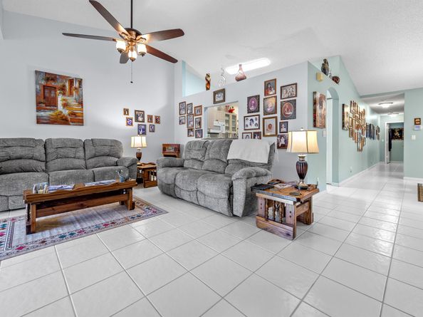 6132 Floral Lakes Drive, Delray Beach FL 33484