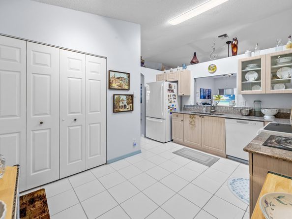 6132 Floral Lakes Drive, Delray Beach FL 33484