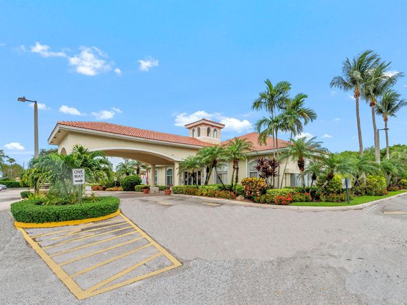 6132 Floral Lakes Drive, Delray Beach FL 33484
