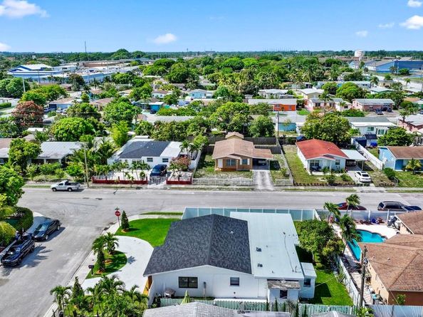3349 El Vedado Ct, West Palm Beach FL 33405