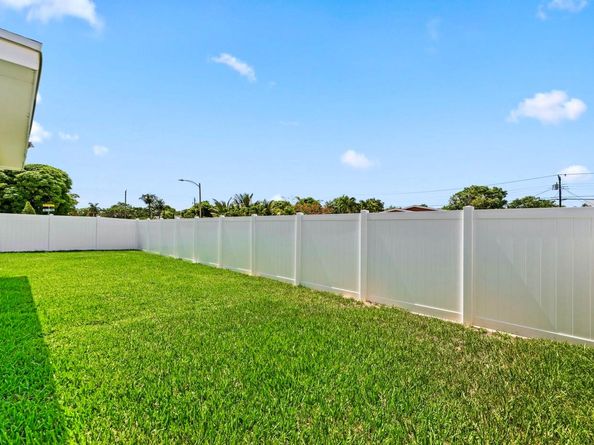 3349 El Vedado Ct, West Palm Beach FL 33405