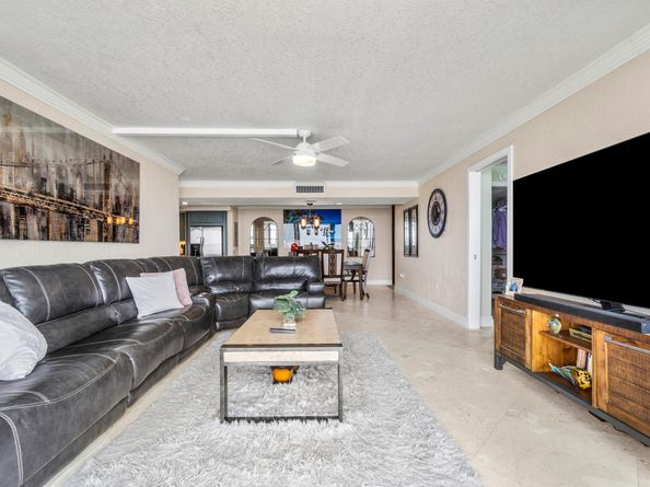 5600 N Flagler Drive 1209, West Palm Beach FL 33407